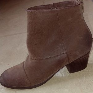 Fergalicious brown distressed booties!